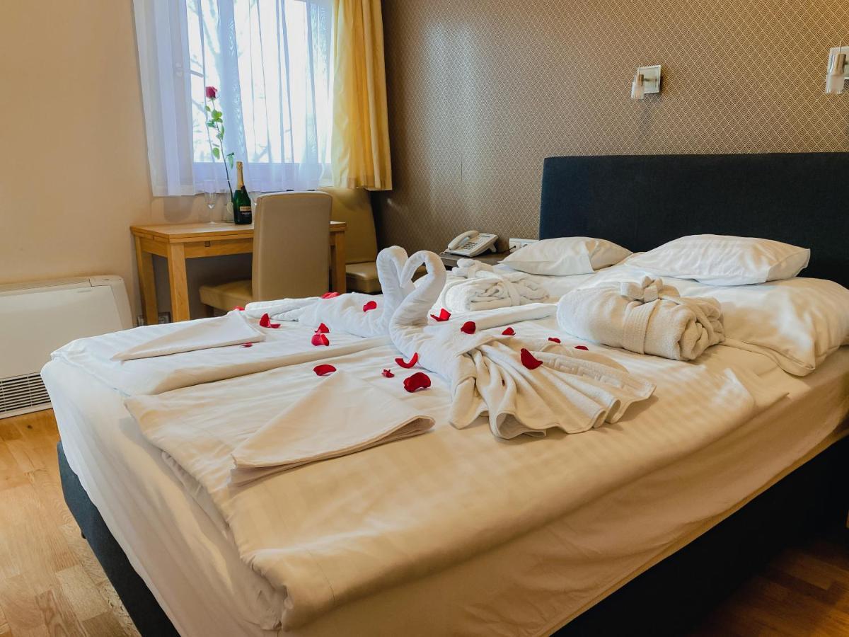 Royal Mediterran Siófok Exterior foto
